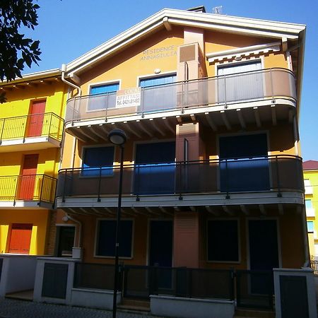 Апартаменты Residenza Anna Giulia - Agenzia Cocal Каорле Экстерьер фото